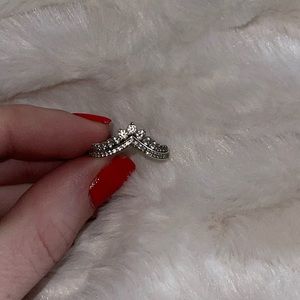 Pandora ring